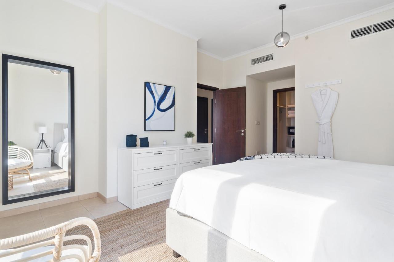 Stylish Apartment With Partial Burj Khalifa View Dubai Luaran gambar