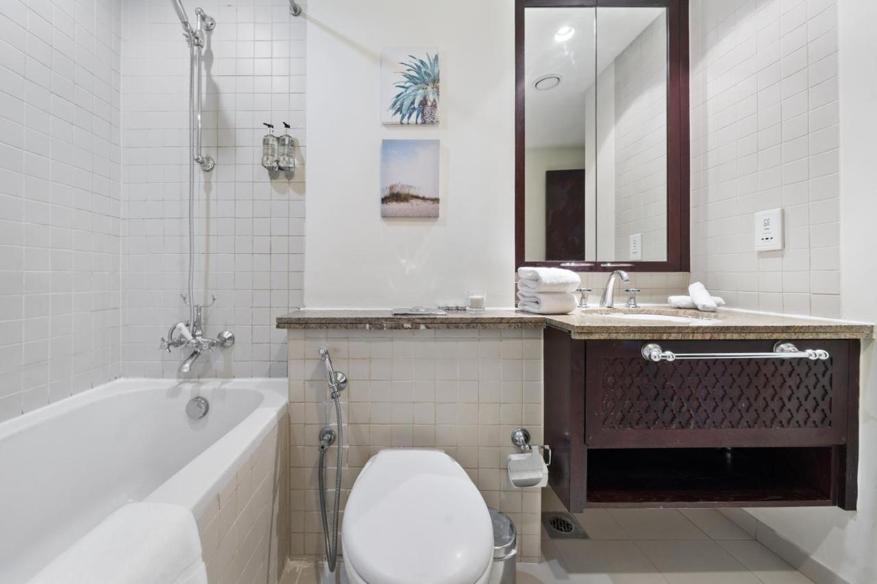 Stylish Apartment With Partial Burj Khalifa View Dubai Luaran gambar