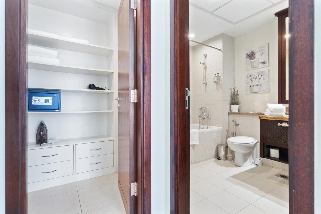 Stylish Apartment With Partial Burj Khalifa View Dubai Luaran gambar