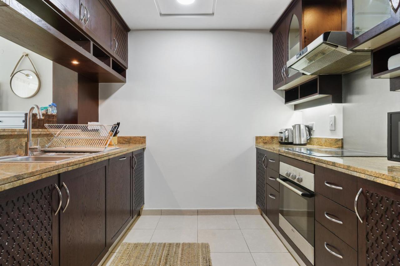 Stylish Apartment With Partial Burj Khalifa View Dubai Luaran gambar