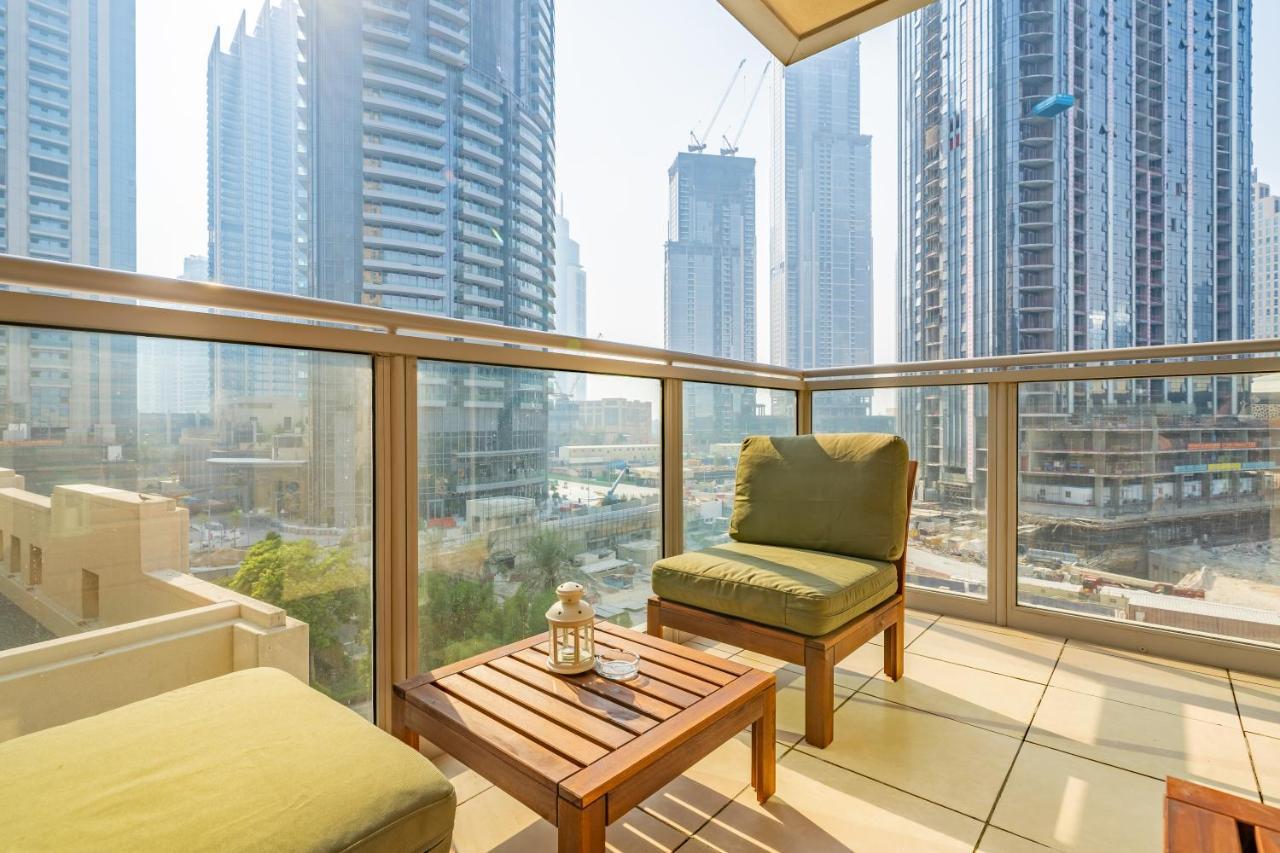 Stylish Apartment With Partial Burj Khalifa View Dubai Luaran gambar